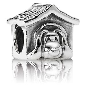 PANDORA Doghouse Charm